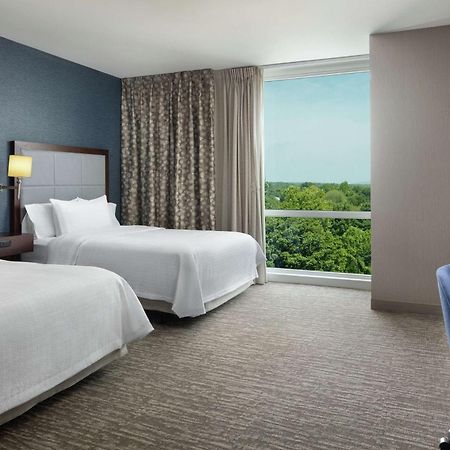Hampton Inn & Suites Teaneck/Glenpointe Kültér fotó