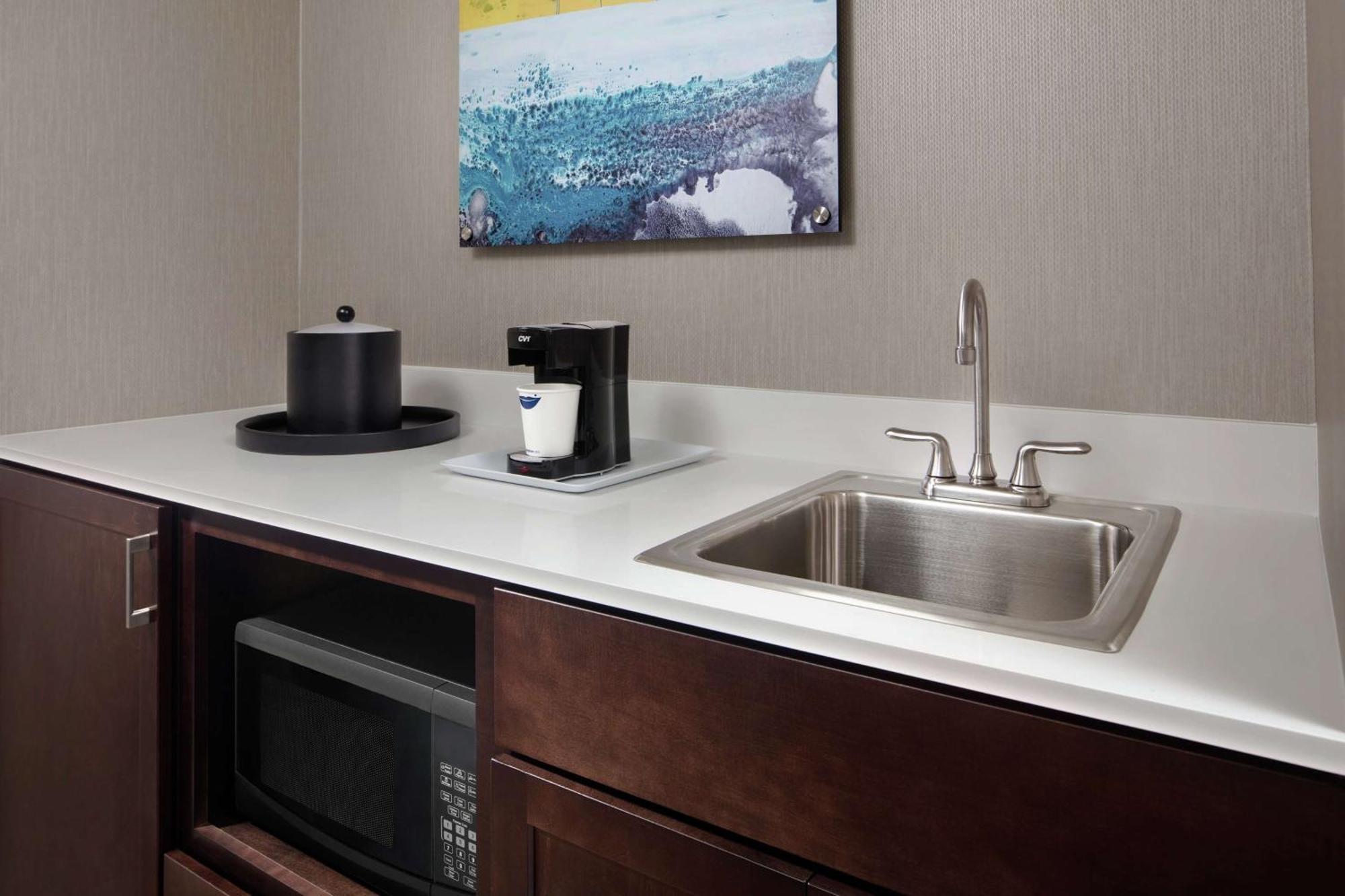 Hampton Inn & Suites Teaneck/Glenpointe Kültér fotó