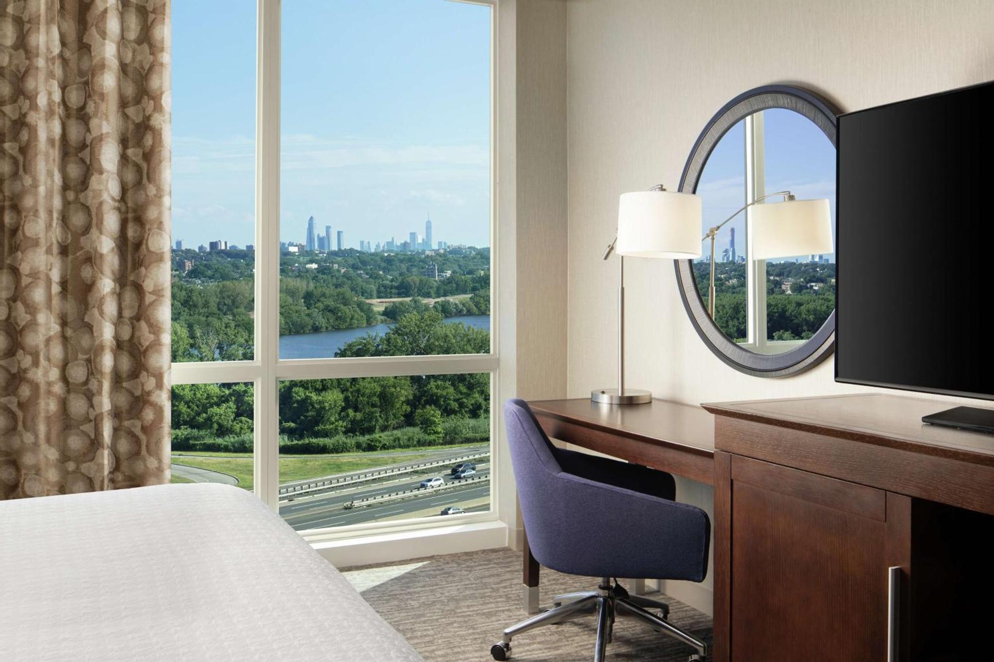 Hampton Inn & Suites Teaneck/Glenpointe Kültér fotó