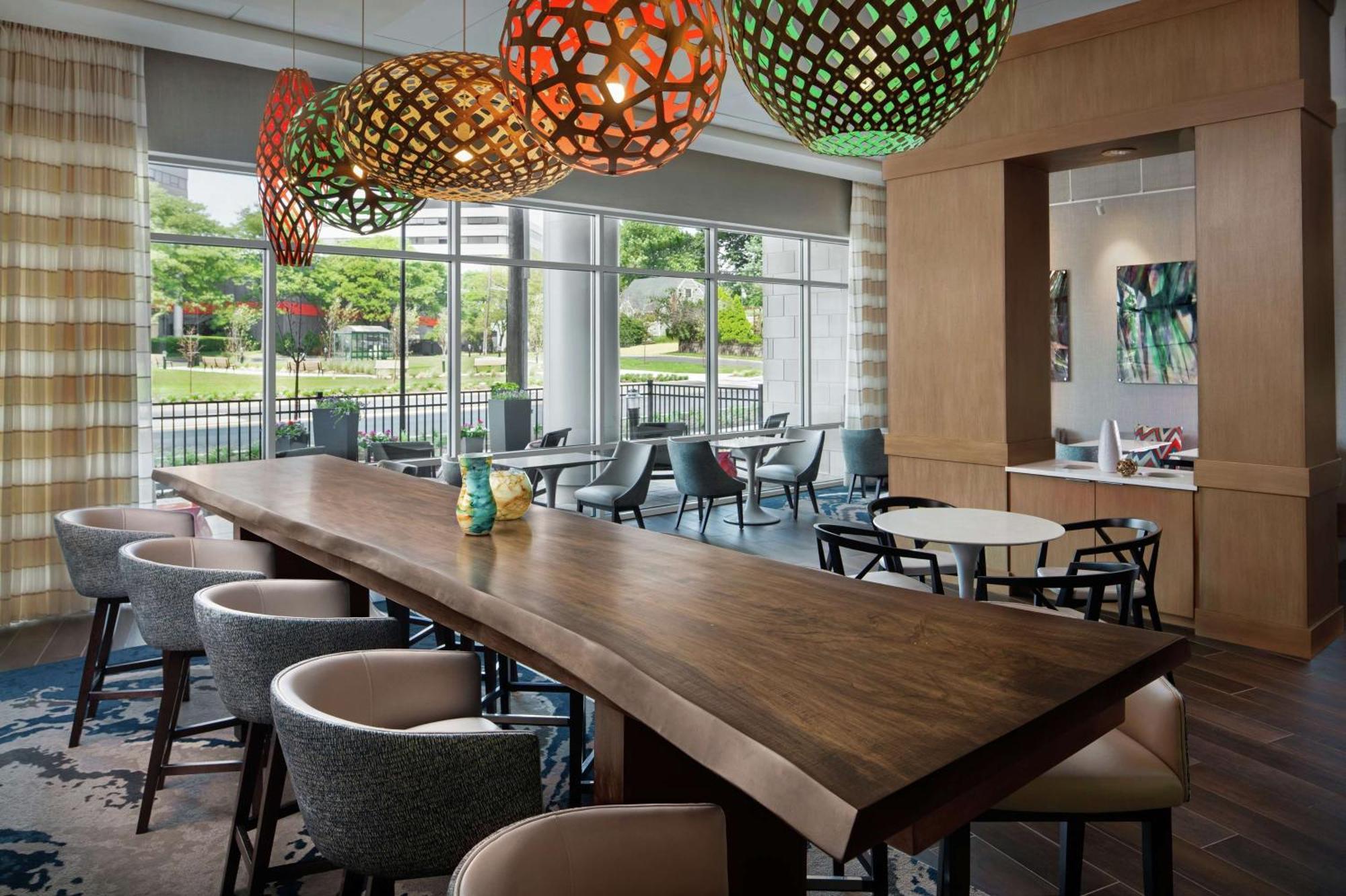Hampton Inn & Suites Teaneck/Glenpointe Kültér fotó